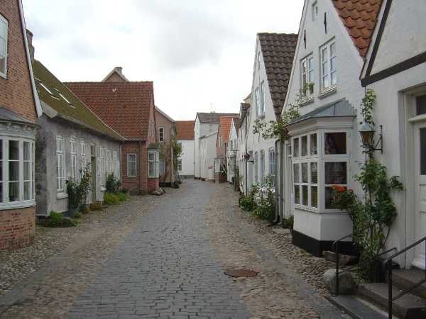 T&ouml;nder